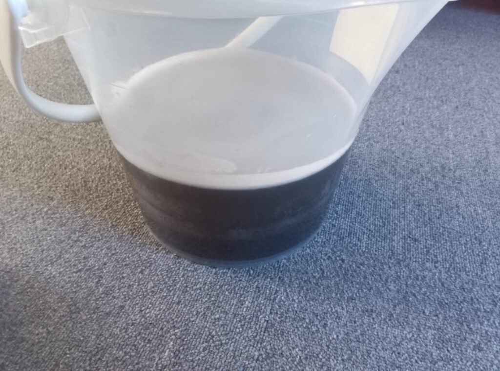 エアコンクリーニングの汚水