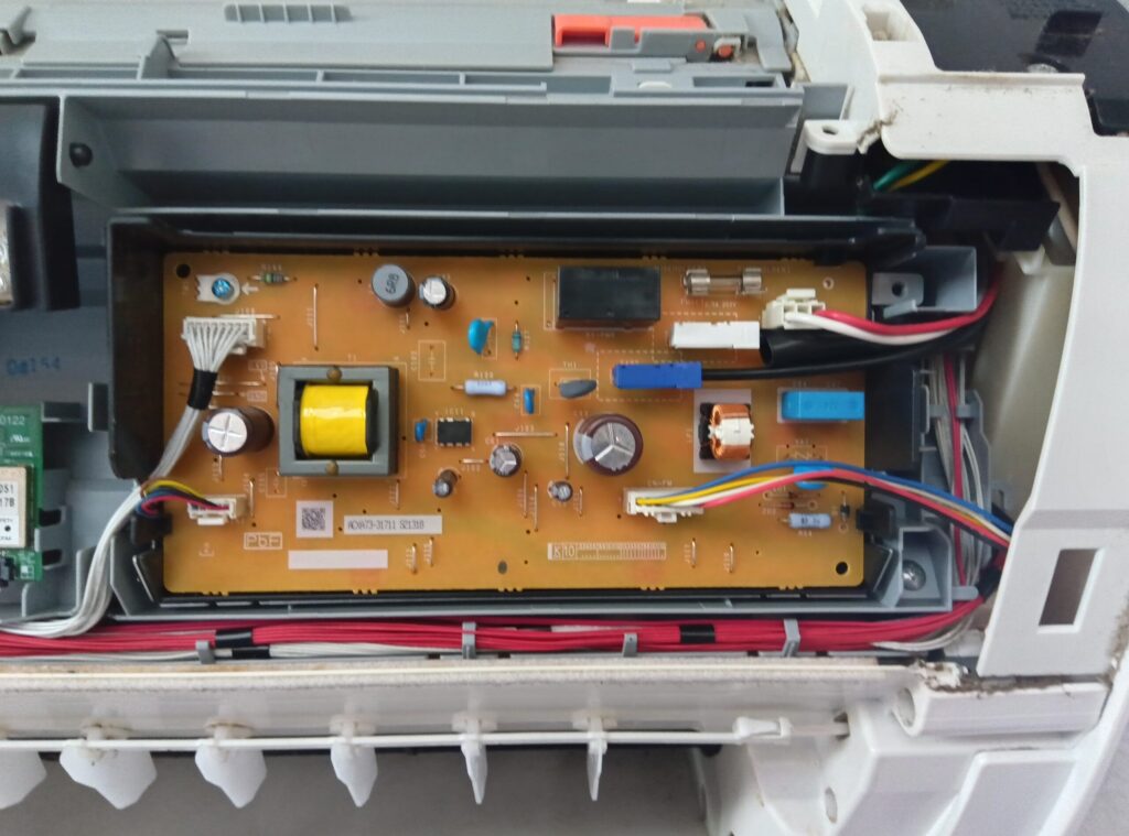 エアコンクリーニング電装部