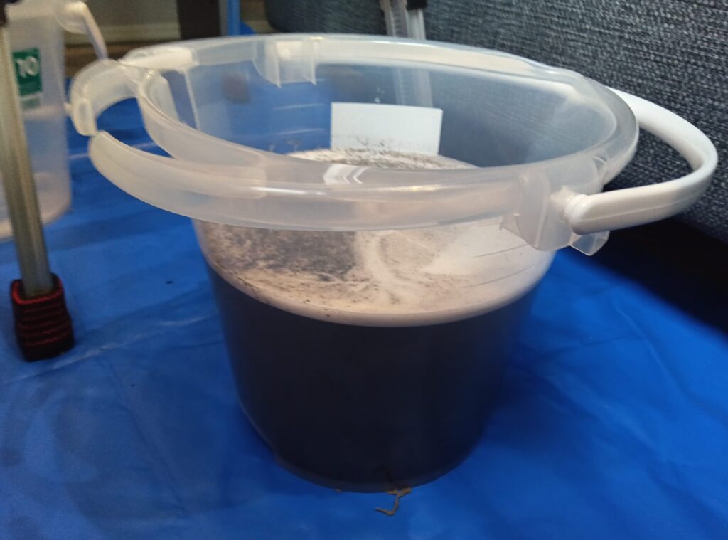 エアコンクリーニング汚水